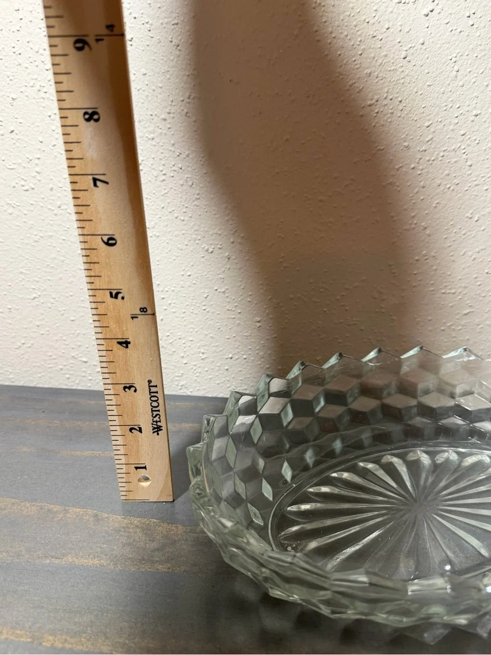 Source Unknown Clear Faceted Glass Serving Bowl